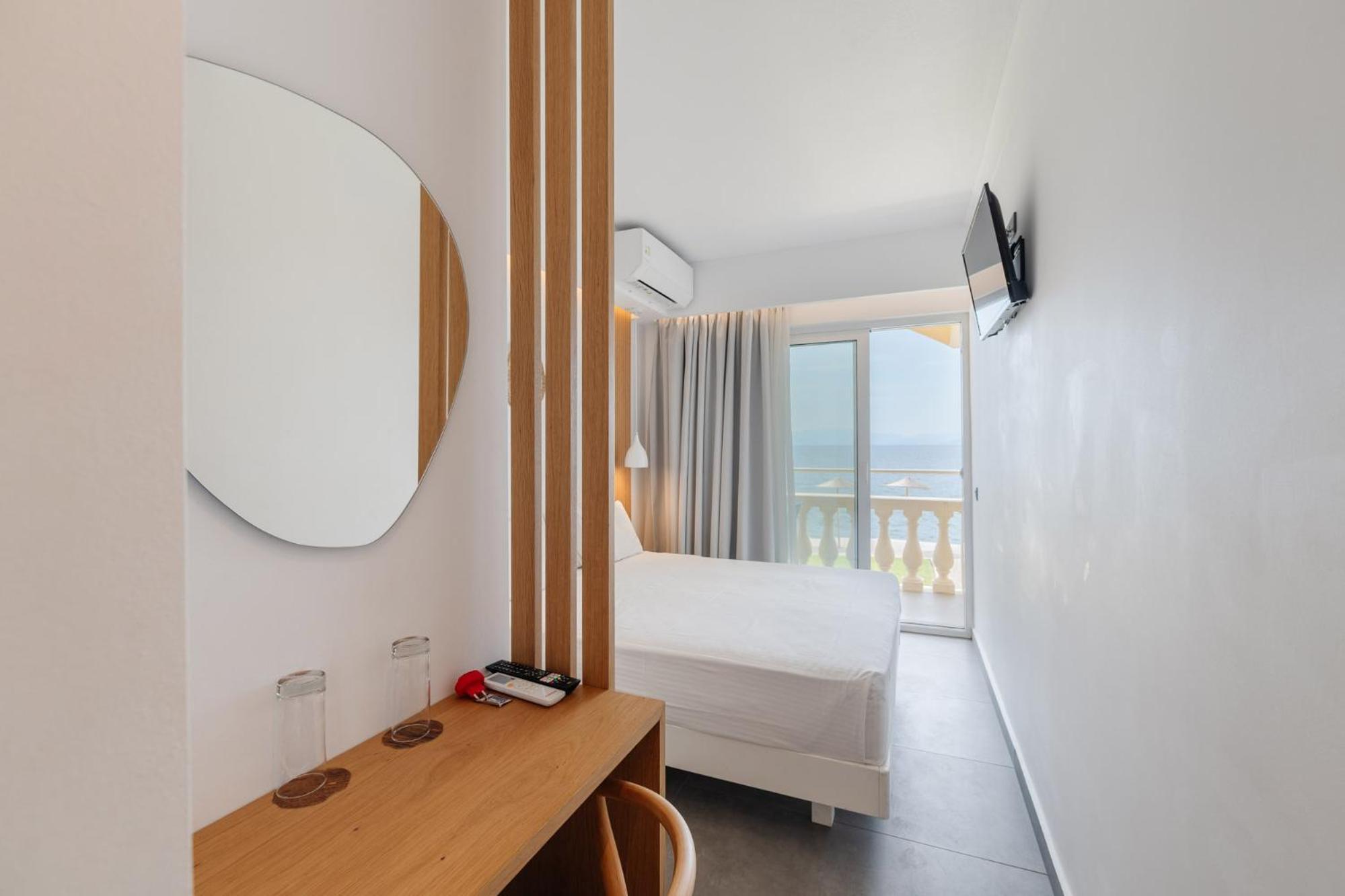 Pontikonisi Hotel & Suites Perama  Dış mekan fotoğraf