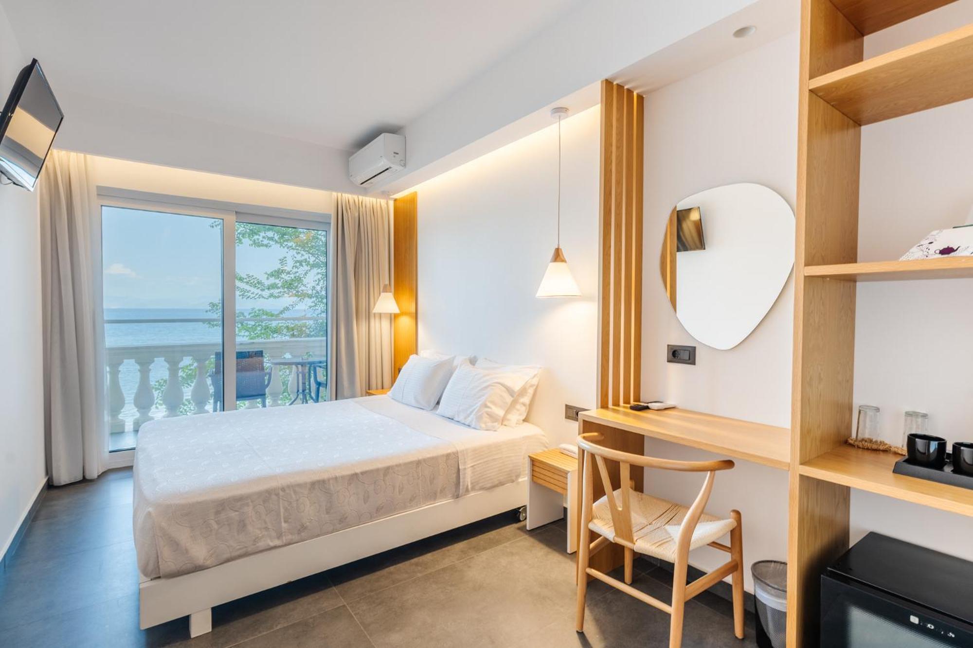 Pontikonisi Hotel & Suites Perama  Dış mekan fotoğraf